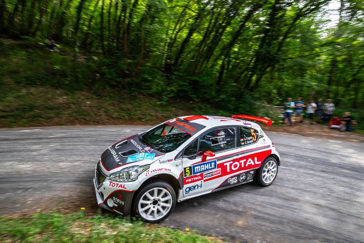 Fogasy új autóval indul Nyíregyházán