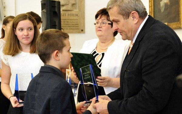 A Belvárosiban tanuló Király Dániel Tolna Megye Legjobb Sportolója 2015 díjjal büszkélkedhet