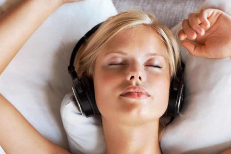 Legalább 150 millió dollárra perlik zenészek a Spotify-t