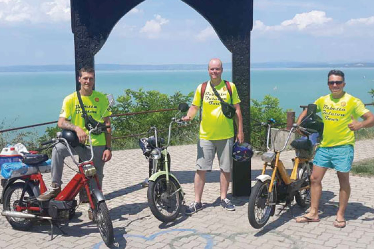 Körbebabettáztuk a Balatont!