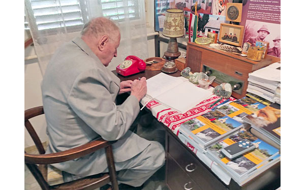 Gelei József olimpiai bajnok, magyar labdarúgó kapus járt a Fekete István Múzeumban