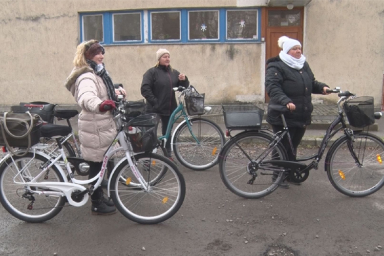 Új bicikliket kaptak a gondozónők