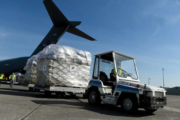 Újabb négy repülőgép hozott védőfelszerelést Magyarországra 
