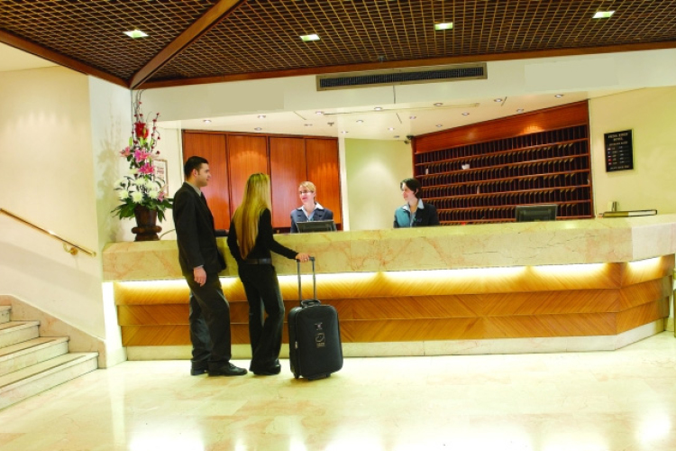 Csaló pár járja a hazai szálláshelyeket