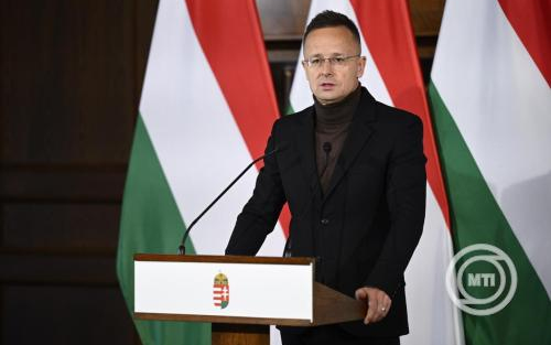 Szijjártó szerint Orbán megmentette a magyarokat egy jelentős rezsiáremelkedéstől