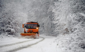 Teljes kapacitással dolgozik a közútkezelő