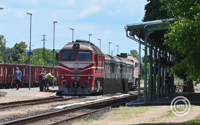 Lázár János: teljes összegű kártérítést fizet a MÁV-csoport a balatoni vonal szombati károsultjainak