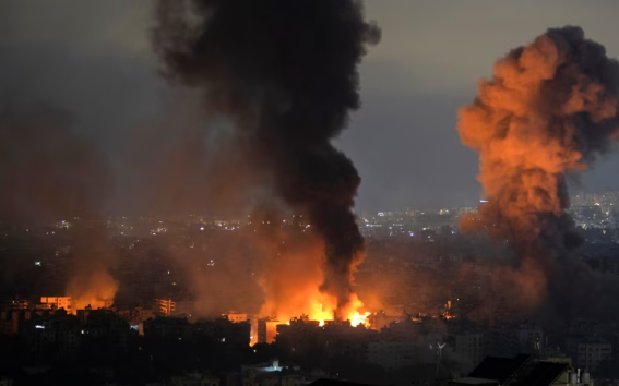 Izraeli Védelmi Erők: 80-nál is több vadászbombázóval támadta Izrael Iránt