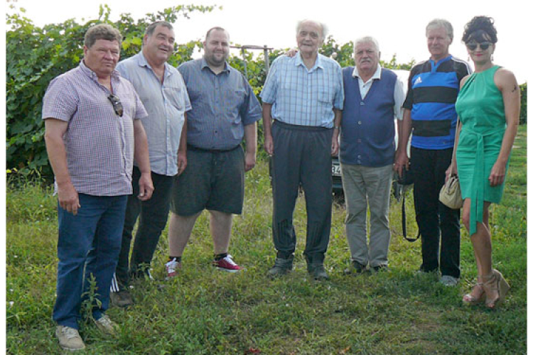 Ismét dr. Sipos Lajos szőlőnemesítőnél jártunk