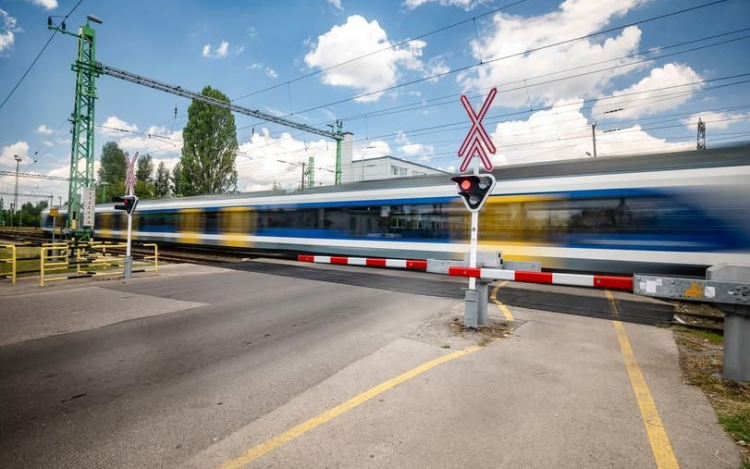 MÁV-vezérigazgató: a Siemens által szállított valamennyi sorompó teljes körű átvizsgálása indult