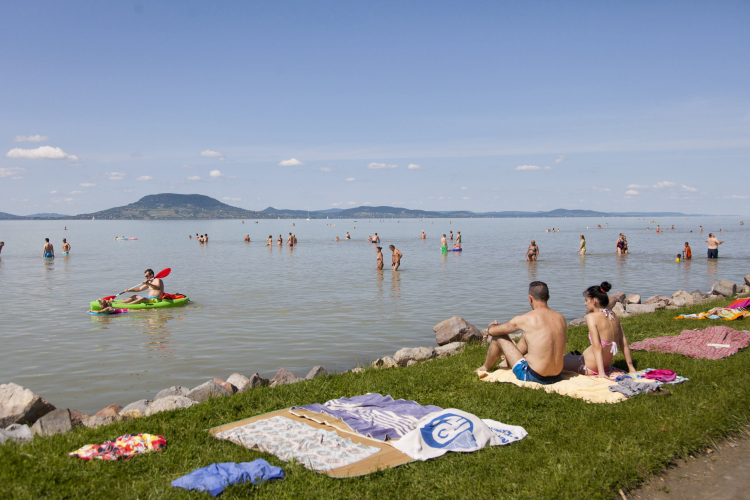 Csaknem 29 fokosra melegedett a Balaton